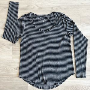 Loft Long Sleeve Grey & Black lining T-shirt in size XS